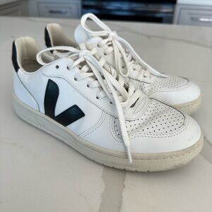 Veja V-10 Lace Up Sneakers